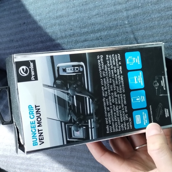 New in box phone vent mount for car 🚗  🤳📱 drive handsfree navigation 🧭 - Picture 3 of 5